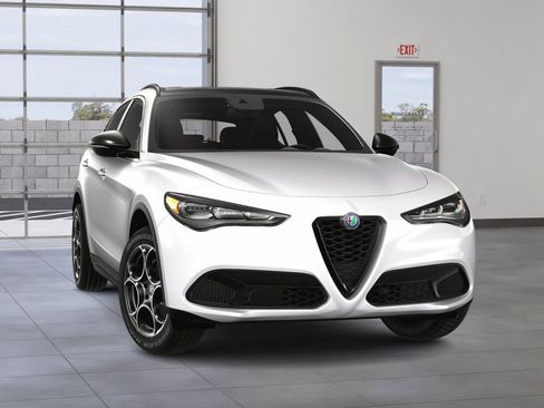 New 2025 Alfa Romeo Stelvio Sprint image 8
