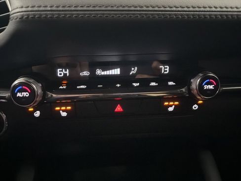 Used 2024 MAZDA MAZDA3 Hatchback w/Premium Plus Pkg image 18