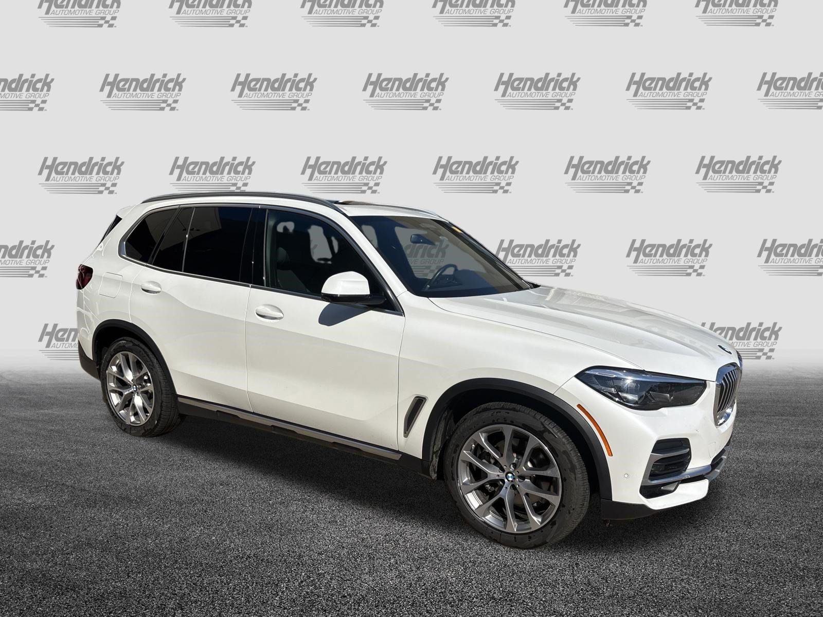 Used 2022 BMW X5 xDrive40i AWD/4WD image 2