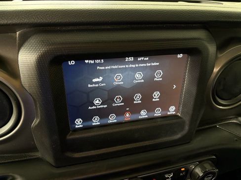 Used 2021 Jeep Gladiator Sport image 26