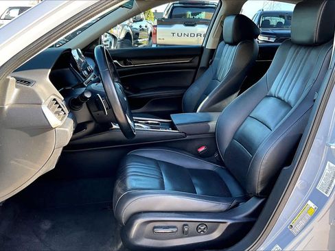 Used 2021 Honda Accord Touring image 7
