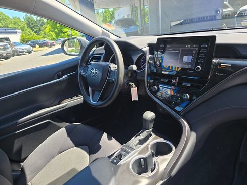 Used 2022 Toyota Camry LE AWD/4WD image 10