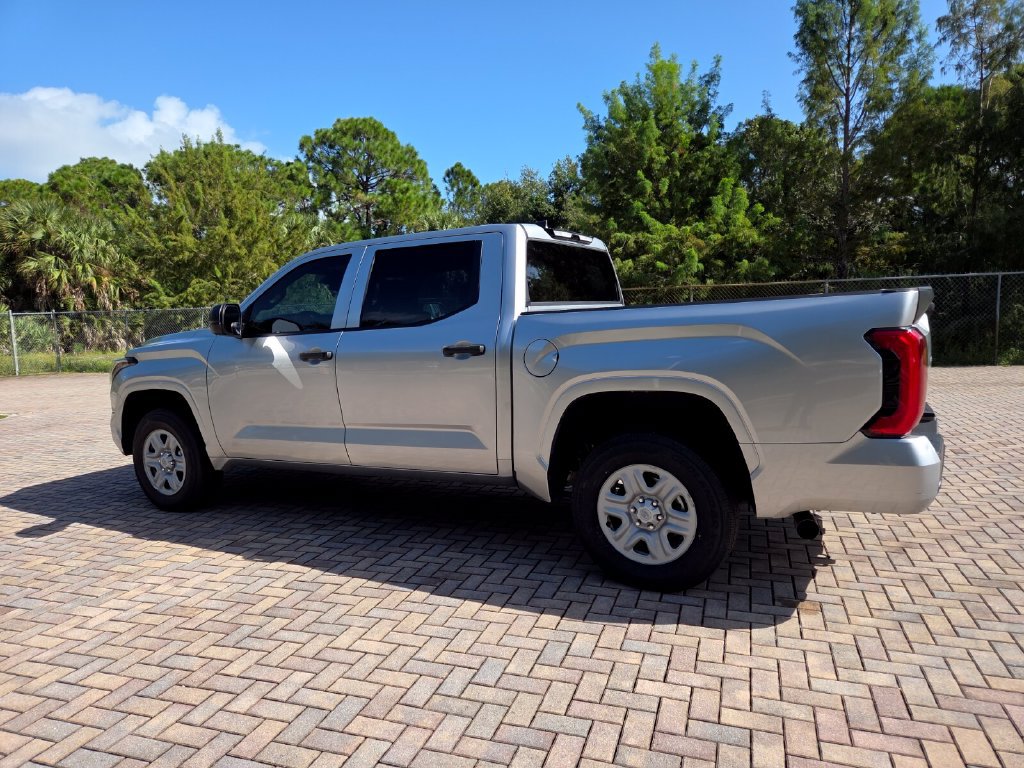 Used 2025 Toyota Tundra SR w/ SR Tow Package AWD/4WD image 9