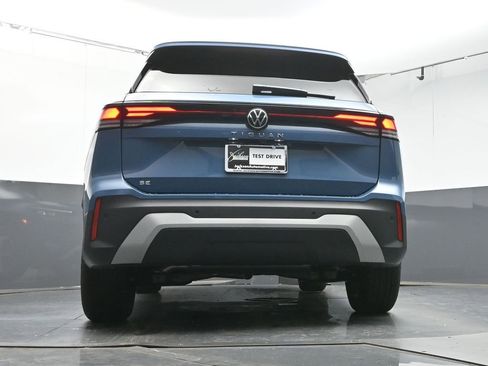 New 2026 Volkswagen Tiguan SE FWD image 38