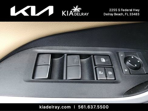 Used 2021 Toyota RAV4 Limited AWD/4WD image 18