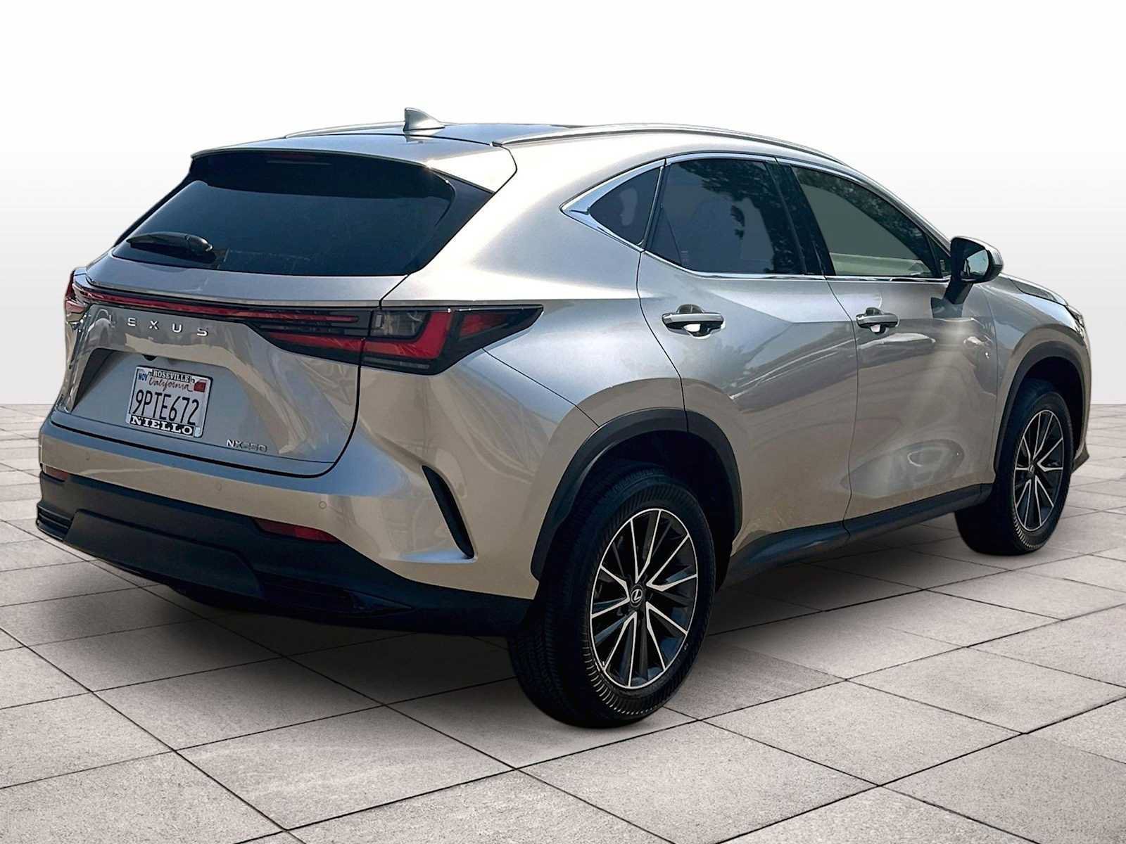 Used 2025 Lexus NX 250 FWD image 13