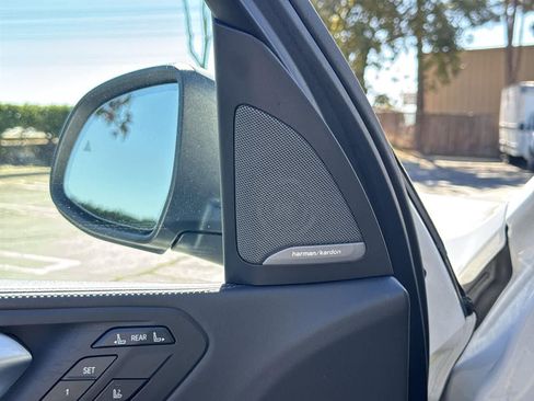 Used 2023 BMW X7 xDrive40i image 22