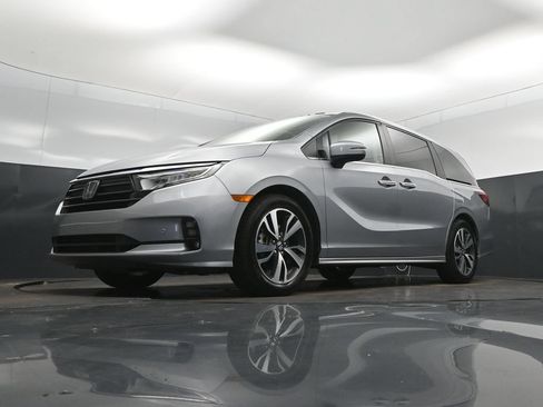 Used 2023 Honda Odyssey Touring image 40