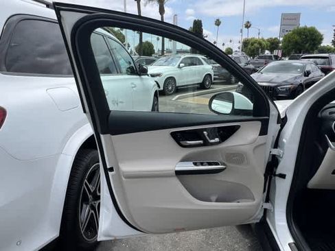 New 2026 Mercedes-Benz GLC 300 image 9