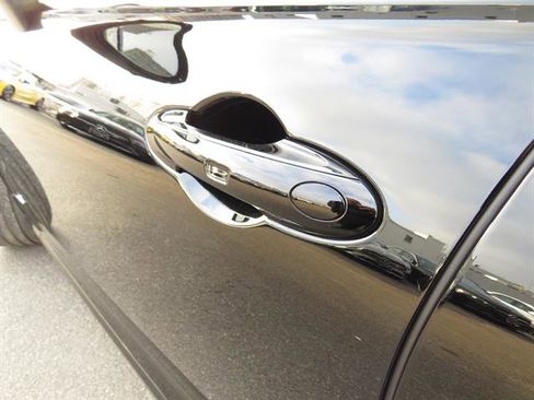 Used 2023 Bentley Flying Spur W12 image 30