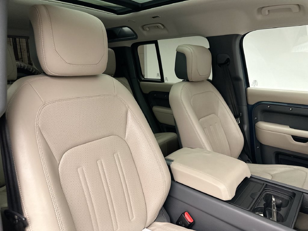 Used 2020 Land Rover Defender 110 HSE AWD/4WD image 18
