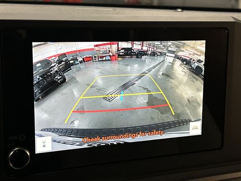 Used 2026 Toyota 4Runner SR5 AWD/4WD image 9