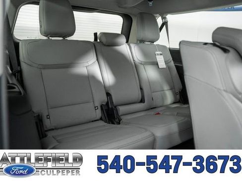 New 2025 Ford Expedition Max Active image 40