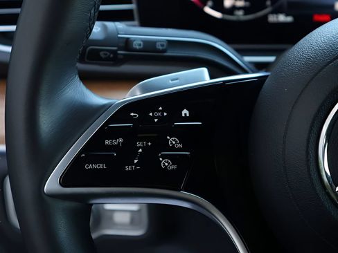 Certified 2025 Mercedes-Benz GLE 350 4MATIC image 33