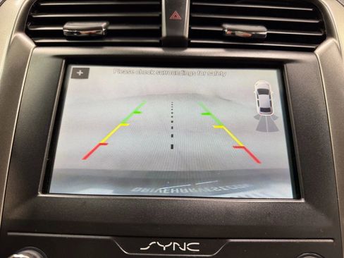 Used 2019 Ford Fusion SE image 24