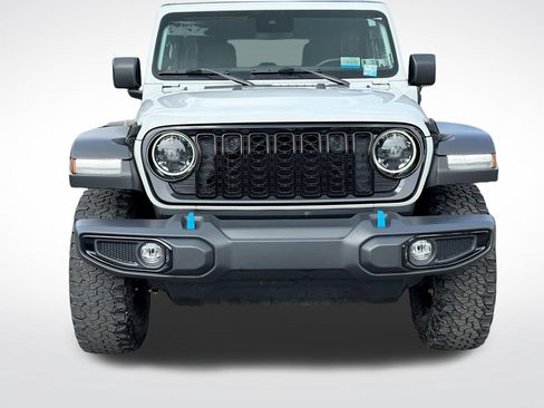 Used 2024 Jeep Wrangler Unlimited AWD/4WD image 3