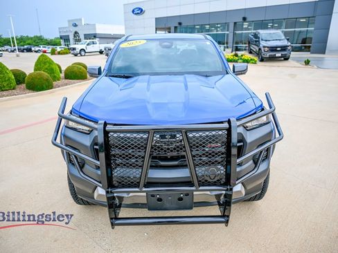 Used 2025 Chevrolet Colorado Trail Boss AWD/4WD image 2