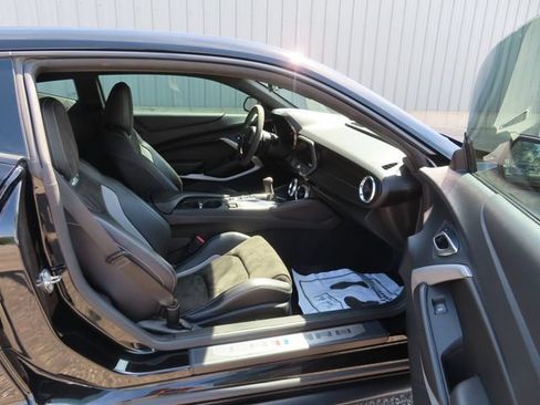 Used 2018 Chevrolet Camaro SS RWD image 18