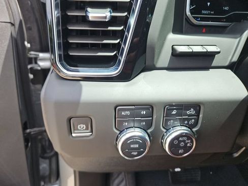 Used 2024 GMC Sierra 2500 Denali Ultimate w/ Max Trailering Package AWD/4WD image 17
