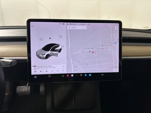 Used 2021 Tesla Model 3 Standard Range Plus image 18