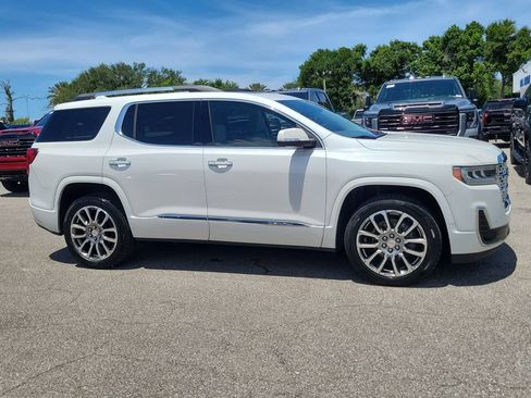 Used 2022 GMC Acadia Denali w/ Denali Ultimate Package AWD/4WD image 2