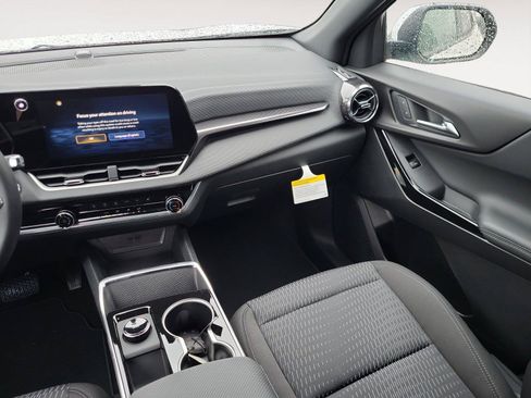 Used 2026 Chevrolet Equinox LT FWD image 12