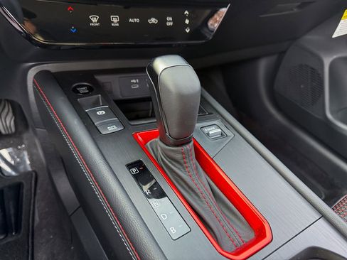 New 2026 Nissan Kicks SR AWD/4WD image 13
