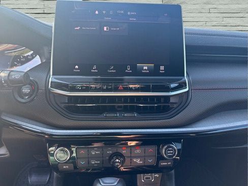 Used 2024 Jeep Compass Trailhawk image 15