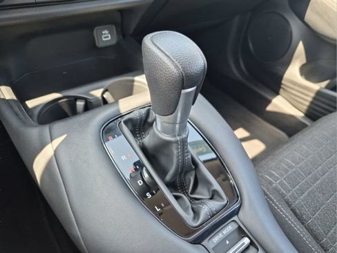 Certified 2024 Honda HR-V LX image 15