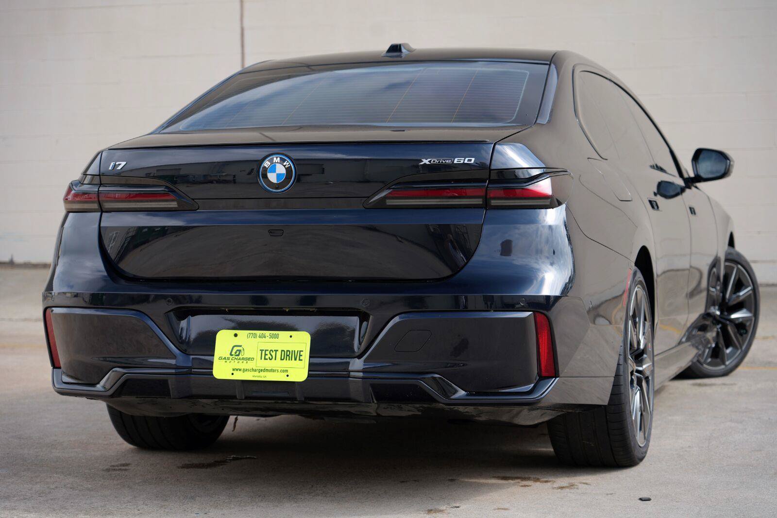 Used 2023 BMW i7 xDrive60 AWD/4WD image 4