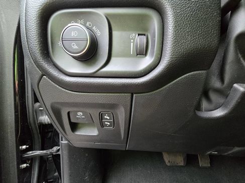 Used 2023 RAM 1500 Big Horn AWD/4WD image 27