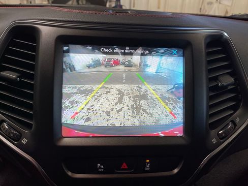 Used 2021 Jeep Cherokee Trailhawk w/ Trailer Tow Group AWD/4WD image 25