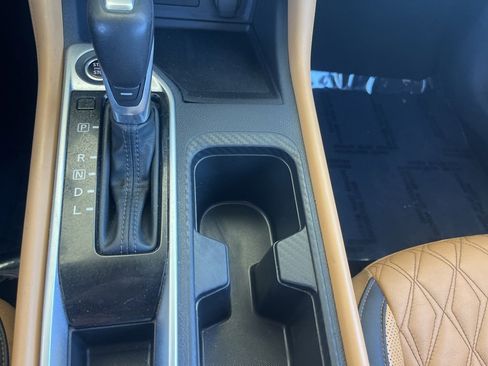 Used 2024 Nissan Sentra SV w/ SV Premium Package image 20