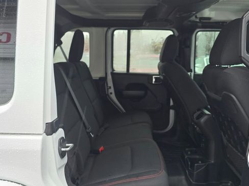 Used 2019 Jeep Wrangler Unlimited Rubicon w/ Steel Bumper Group image 15