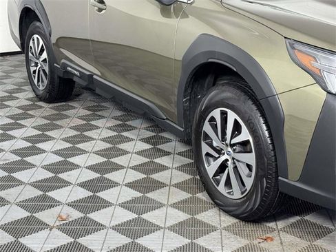 Used 2025 Subaru Outback Premium image 12