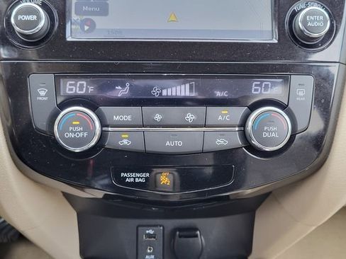 Used 2014 Nissan Rogue SL AWD/4WD image 17