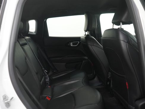Used 2025 Jeep Compass Trailhawk AWD/4WD image 13