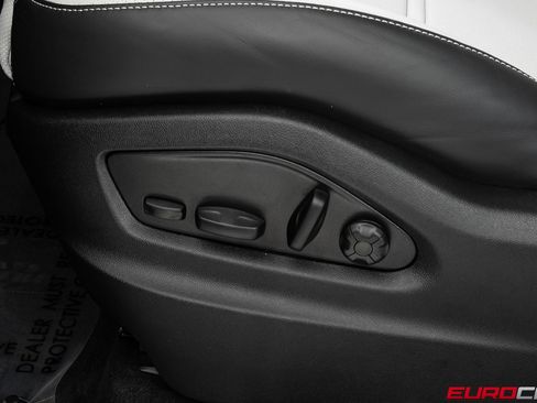 Used 2025 Porsche Cayenne Turbo image 46