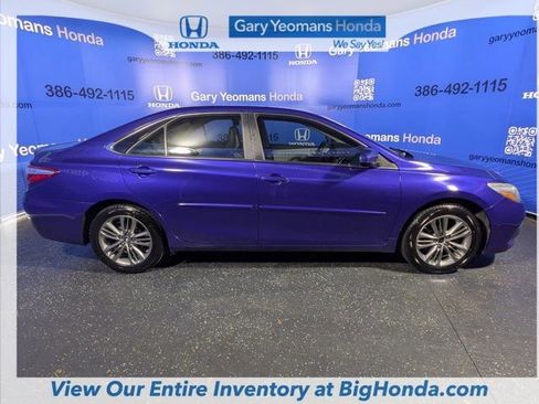 Used 2016 Toyota Camry SE image 3