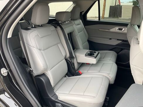 New 2026 Ford Explorer Active w/ Active Comfort Package image 33