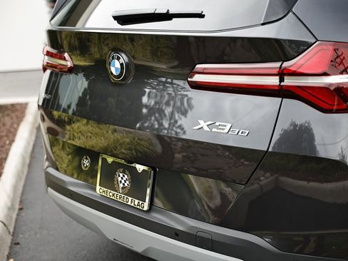 Used 2025 BMW X3 xDrive30i w/ Premium Package image 9