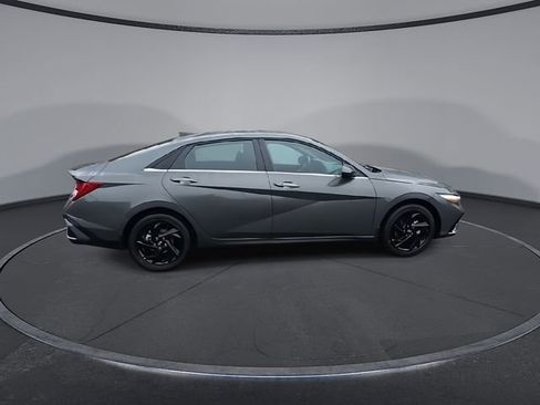 New 2026 Hyundai Elantra SEL Sport Premium FWD image 9
