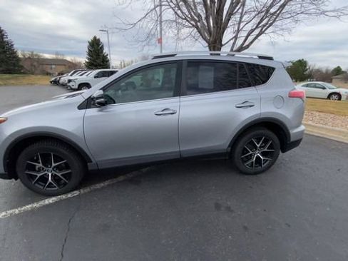 Used 2016 Toyota RAV4 SE image 6