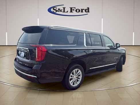 Used 2024 GMC Yukon XL SLT w/ SLT Luxury Package AWD/4WD image 8