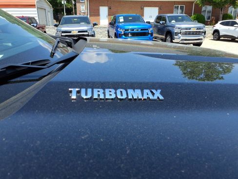 Used 2025 Chevrolet Silverado 1500 Custom image 6