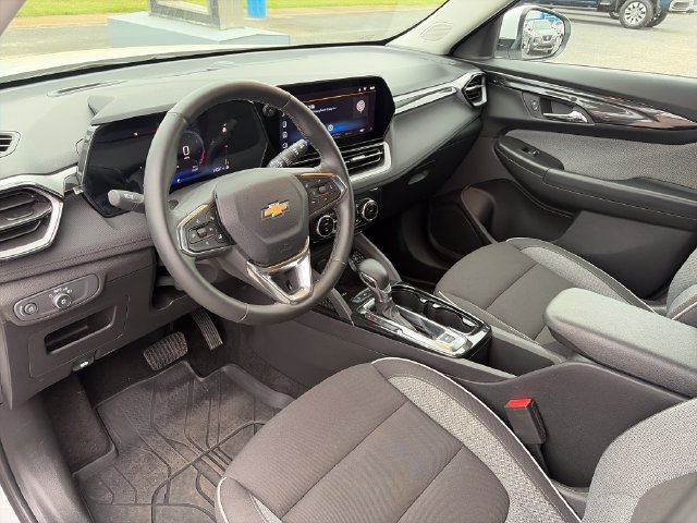 Used 2025 Chevrolet TrailBlazer LT w/ Convenience Package FWD image 27
