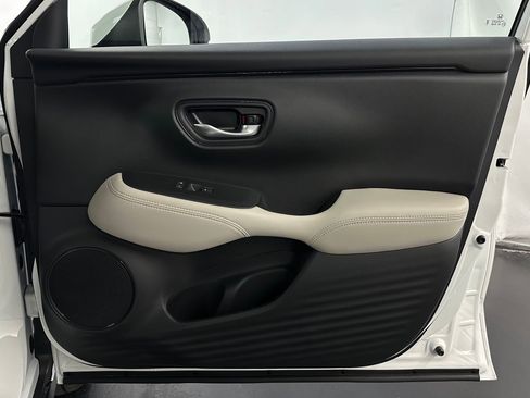 New 2026 Honda HR-V LX image 32