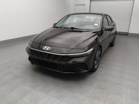 Used 2025 Hyundai Elantra Sport FWD image 15