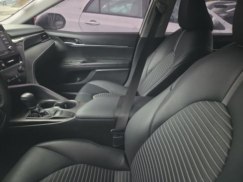 Used 2024 Toyota Camry SE w/ Convenience Package FWD image 9