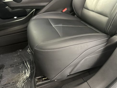 Used 2024 Cadillac Lyriq Tech RWD image 12